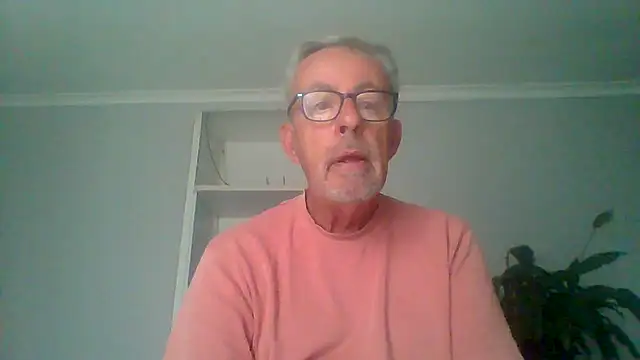 Snapshot of tuggy59 chatting on September 15, 2025, 5:19 am tuggy59 online show from September 15, 2025, 5:19 am