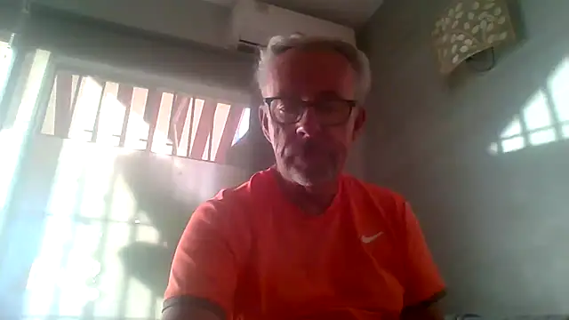 Snapshot of tuggy59 chatting on October 30, 2025, 7:28 am tuggy59 online show from October 30, 2025, 7:28 am