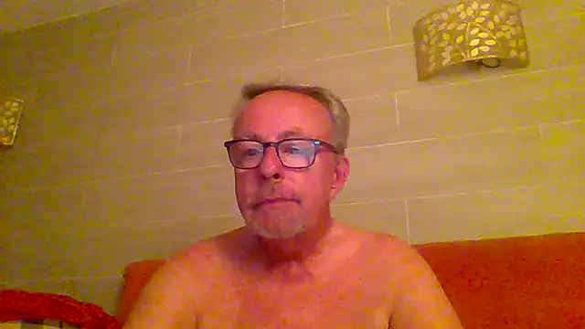 Snapshot of tuggy59 chatting on June 12, 2026, 3:48 am tuggy59 online show from June 12, 2026, 3:48 am