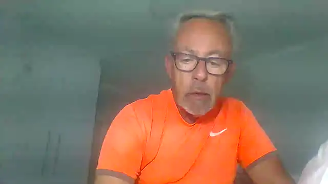 Snapshot of tuggy59 chatting on October 6, 2025, 4:46 am tuggy59 online show from October 6, 2025, 4:46 am