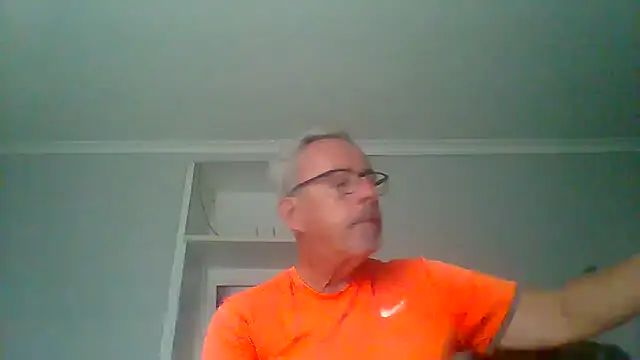 Snapshot of tuggy59 chatting on September 16, 2025, 5:41 am tuggy59 online show from September 16, 2025, 5:41 am