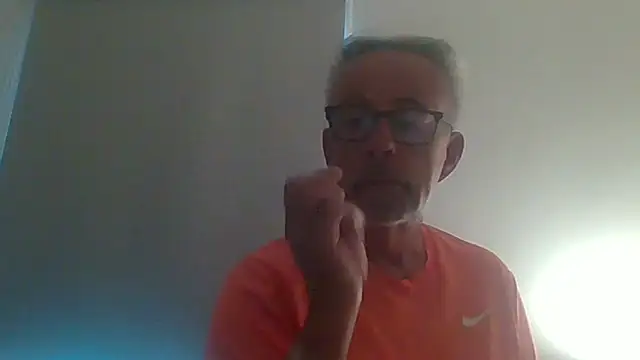 Snapshot of tuggy59 chatting on September 19, 2025, 5:11 am tuggy59 online show from September 19, 2025, 5:11 am