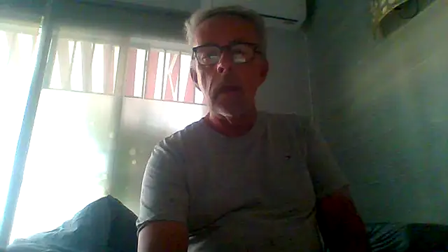 Snapshot of tuggy59 chatting on November 12, 2025, 7:12 am tuggy59 online show from November 12, 2025, 7:12 am