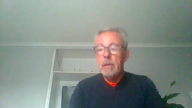 Snapshot of tuggy59 chatting on September 17, 2025, 4:58 am tuggy59 online show from September 17, 2025, 4:58 am