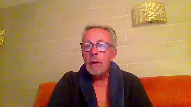 Snapshot of tuggy59 chatting on November 28, 2025, 3:07 am tuggy59 online show from November 28, 2025, 3:07 am