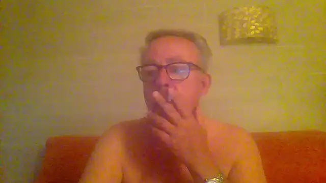 Snapshot of tuggy59 chatting on May 11, 2026, 4:58 am tuggy59 online show from May 11, 2026, 4:58 am