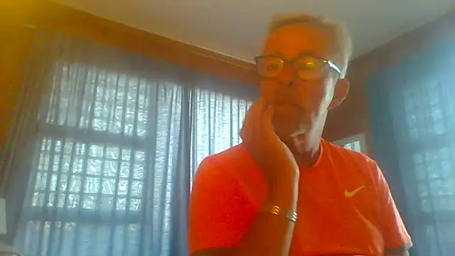 Snapshot of tuggy59 chatting on September 23, 2025, 4:41 am tuggy59 online show from September 23, 2025, 4:41 am