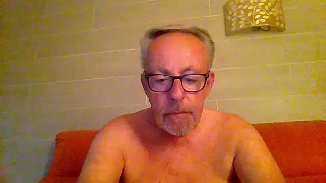 Snapshot of tuggy59 chatting on May 26, 2026, 4:54 am tuggy59 online show from May 26, 2026, 4:54 am