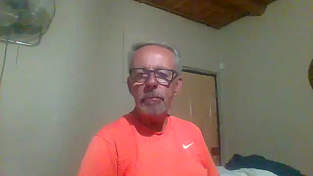 Snapshot of tuggy59 chatting on October 13, 2025, 5:47 pm tuggy59 online show from October 13, 2025, 5:47 pm