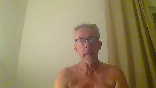 Snapshot of tuggy59 chatting on September 11, 2025, 5:18 am tuggy59 online show from September 11, 2025, 5:18 am