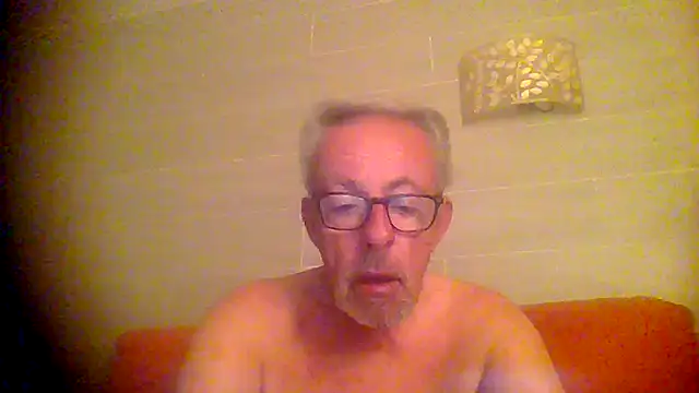 Snapshot of tuggy59 chatting on October 22, 2025, 5:40 am tuggy59 online show from October 22, 2025, 5:40 am