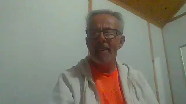 Snapshot of tuggy59 chatting on September 30, 2025, 6:41 am tuggy59 online show from September 30, 2025, 6:41 am