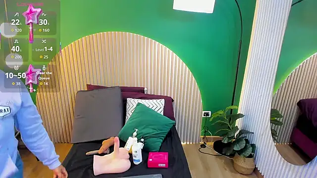 Snapshot of taylor_bennet chatting on October 19, 2025, 12:08 pm taylor bennet online show from October 19, 2025, 12:08 pm