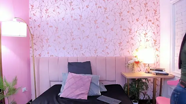 taylor bennet online show from February 7, 2026, 12:02 pm