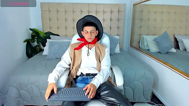 Alex cute77 online show from November 5, 2025, 11:02 am