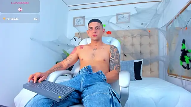 Alex cute77 online show from October 13, 2025, 11:12 am