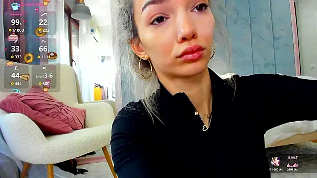 Snapshot of Sassy_Teen chatting on February 12, 2026, 7:30 am Sassy Teen online show from February 12, 2026, 7:30 am