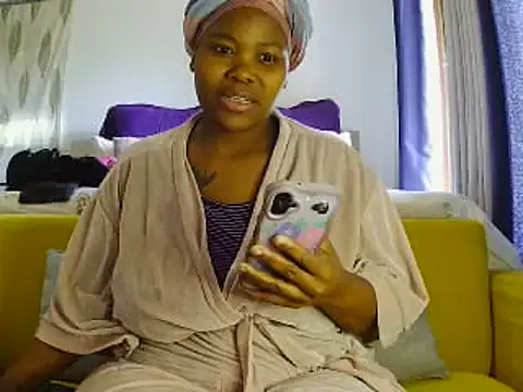 Snapshot of Real1SweetQueen chatting on July 10, 2026, 8:47 am Real1SweetQueen online show from July 10, 2026, 8:47 am