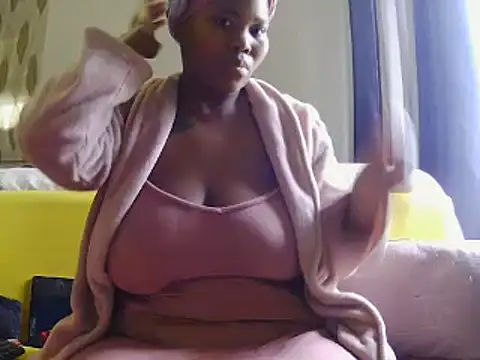 Snapshot of Real1SweetQueen chatting on July 11, 2026, 8:36 am Real1SweetQueen online show from July 11, 2026, 8:36 am