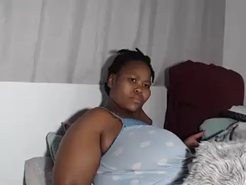 Snapshot of Real1SweetQueen chatting on September 24, 2025, 1:50 pm Real1SweetQueen online show from September 24, 2025, 1:50 pm