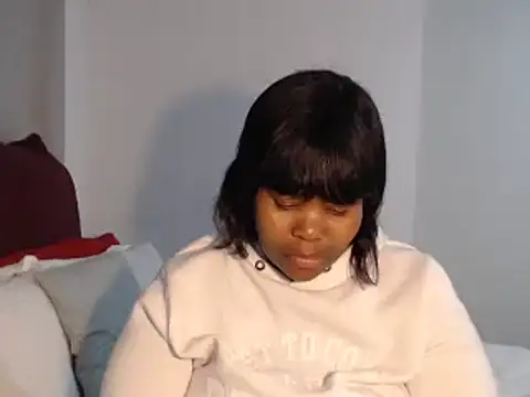 Snapshot of Real1SweetQueen chatting on October 26, 2025, 4:40 pm Real1SweetQueen online show from October 26, 2025, 4:40 pm