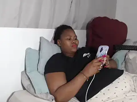 Snapshot of Real1SweetQueen chatting on September 22, 2025, 4:46 pm Real1SweetQueen online show from September 22, 2025, 4:46 pm