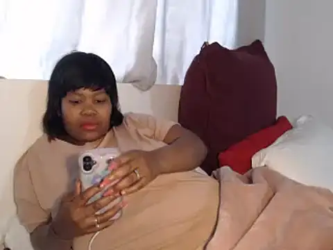 Snapshot of Real1SweetQueen chatting on October 28, 2025, 8:46 am Real1SweetQueen online show from October 28, 2025, 8:46 am