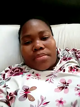 Snapshot of Real1SweetQueen chatting on November 4, 2025, 3:32 am Real1SweetQueen online show from November 4, 2025, 3:32 am