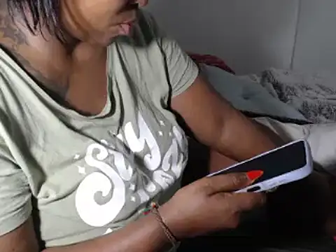 Snapshot of Real1SweetQueen chatting on September 9, 2025, 11:14 pm Real1SweetQueen online show from September 9, 2025, 11:14 pm
