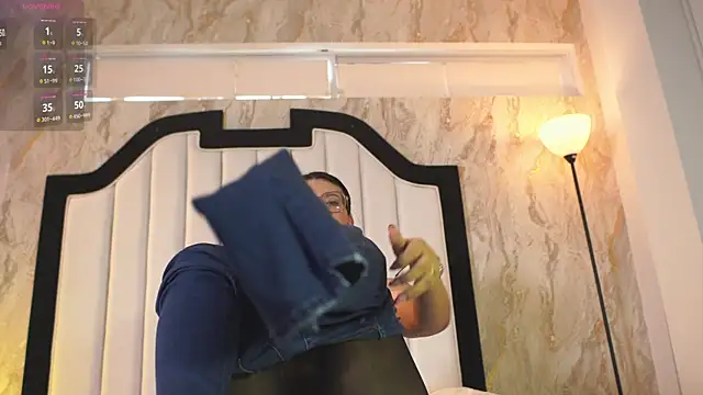 mia colin1  online show from February 9, 2026, 4:27 pm