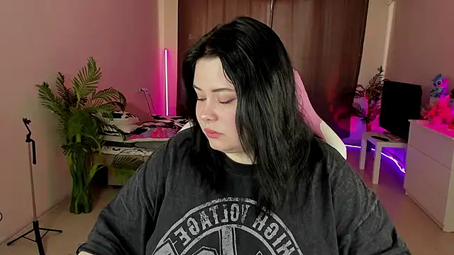 Snapshot of Akemi_BBW chatting on September 15, 2025, 6:58 am Akemi BBW online show from September 15, 2025, 6:58 am