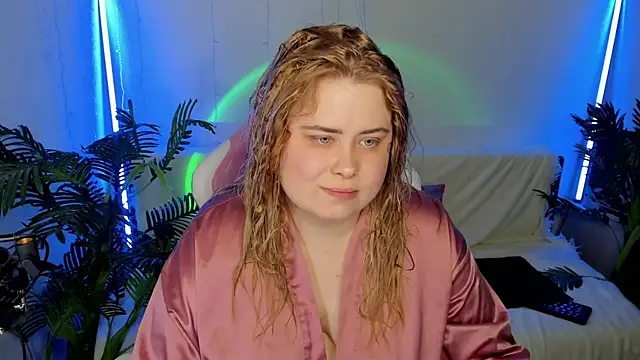 Snapshot of Akemi_BBW chatting on January 26, 2025, 6:27 pm Akemi BBW online show from January 26, 2025, 6:27 pm