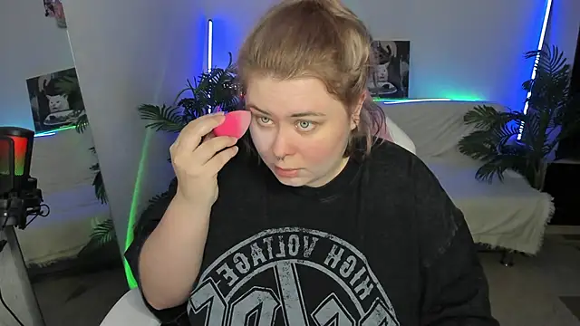 Snapshot of Akemi_BBW chatting on March 7, 2025, 6:11 pm Akemi BBW online show from March 7, 2025, 6:11 pm