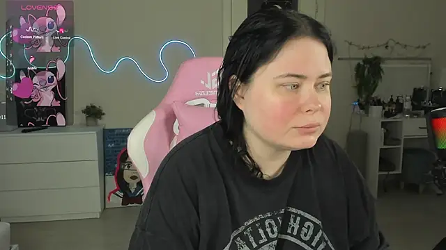 Akemi BBW online show from July 17, 2026, 8:11 am