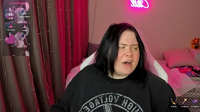 Snapshot of Akemi_BBW chatting on March 11, 2026, 4:28 am Akemi BBW online show from March 11, 2026, 4:28 am