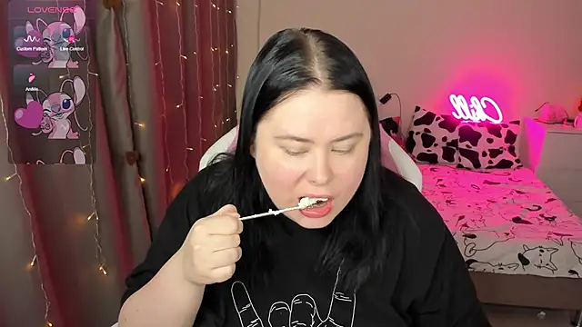 Snapshot of Akemi_BBW chatting on February 6, 2026, 5:47 am Akemi BBW online show from February 6, 2026, 5:47 am