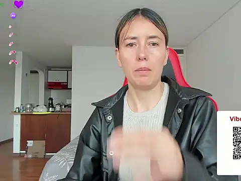 Snapshot of zoe_jeane_beker chatting on June 1, 2026, 7:13 pm zoe jeane beker online show from June 1, 2026, 7:13 pm