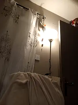 Snapshot of teekoine1 chatting on October 15, 2025, 8:39 pm teekoine1 online show from October 15, 2025, 8:39 pm