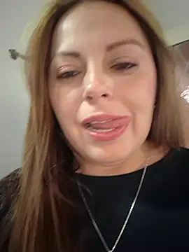 Snapshot of seherlatin chatting on May 10, 2026, 10:22 pm seherlatin online show from May 10, 2026, 10:22 pm