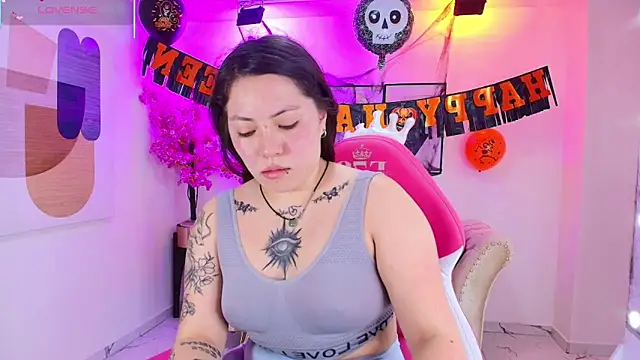 Snapshot of Isa_reel chatting on October 31, 2025, 6:15 pm Isa reel online show from October 31, 2025, 6:15 pm