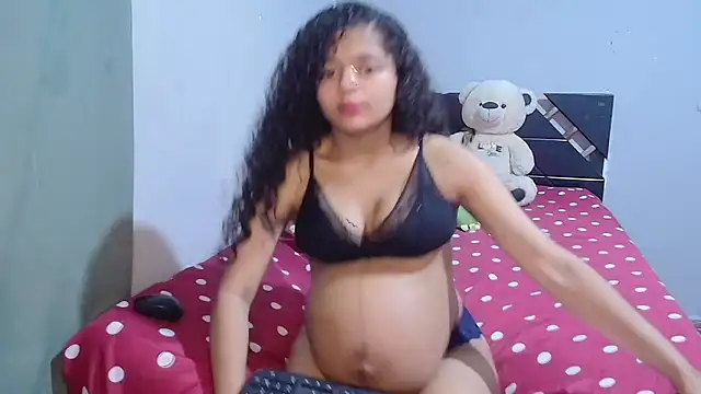 Winnifer Gonzal online show from October 15, 2025, 3:05 am