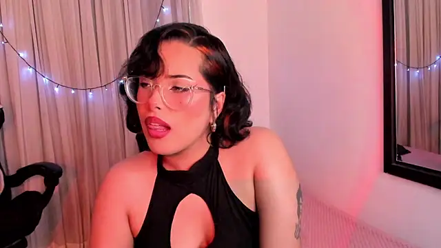 willow poisson online show from May 5, 2026, 5:38 pm