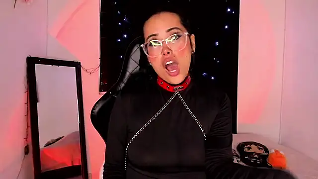 willow poisson online show from February 5, 2025, 8:35 pm