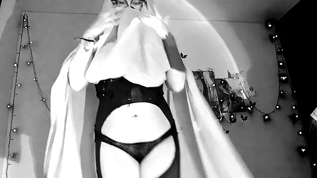 Snapshot of willow_poisson chatting on October 9, 2025, 5:35 pm willow poisson online show from October 9, 2025, 5:35 pm