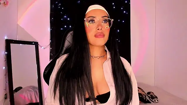 willow poisson online show from February 1, 2025, 8:58 pm