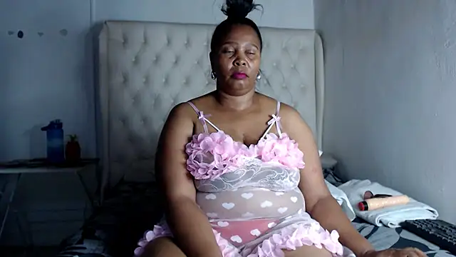 Snapshot of PlatnumBoobsX chatting on October 31, 2025, 10:27 pm PlatnumBoobsX online show from October 31, 2025, 10:27 pm