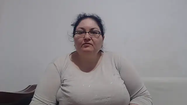 Snapshot of Nykyxo chatting on April 12, 2026, 5:49 pm Nykyxo online show from April 12, 2026, 5:49 pm