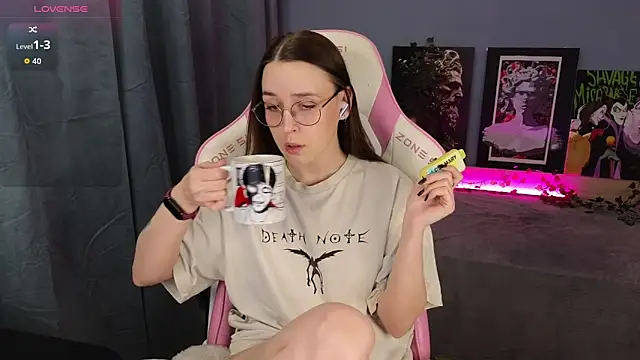 Sweet frosti online show from April 26, 2026, 3:26 am