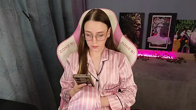 Sweet frosti online show from May 4, 2026, 3:54 am
