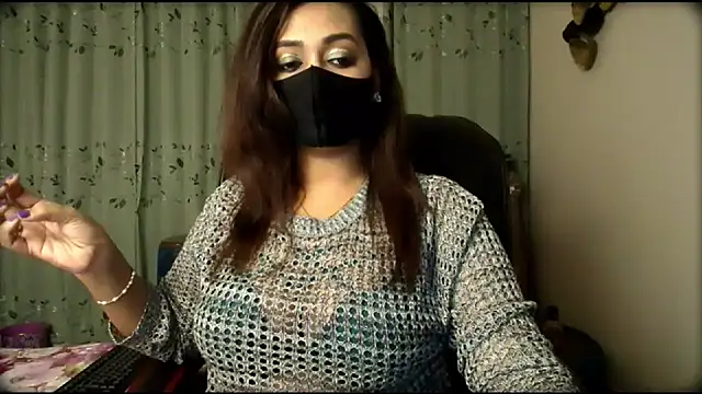 Snapshot of OH-Monica chatting on October 31, 2025, 3:30 pm OH-Monica online show from October 31, 2025, 3:30 pm